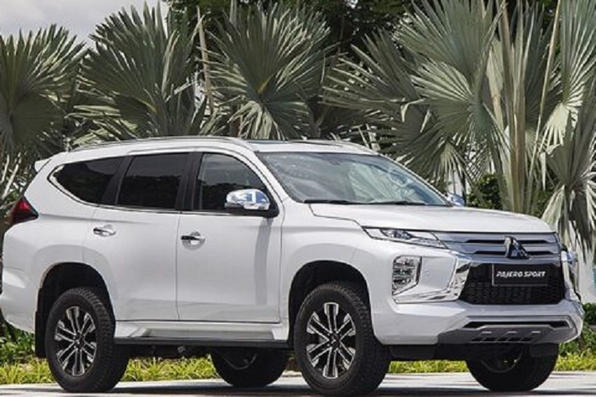 Mitsubishi Pajero Sport 2023 ra mat, ban ra tu  711 trieu dong-Hinh-7