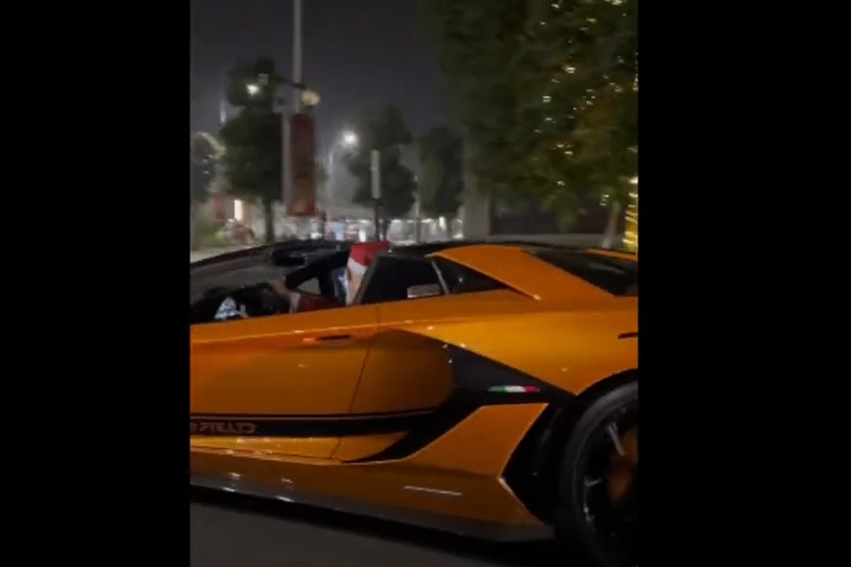 “Tuan loc” Lamborghini Aventador SVJ Roadster hon 30 dong ty o Ha Noi-Hinh-4