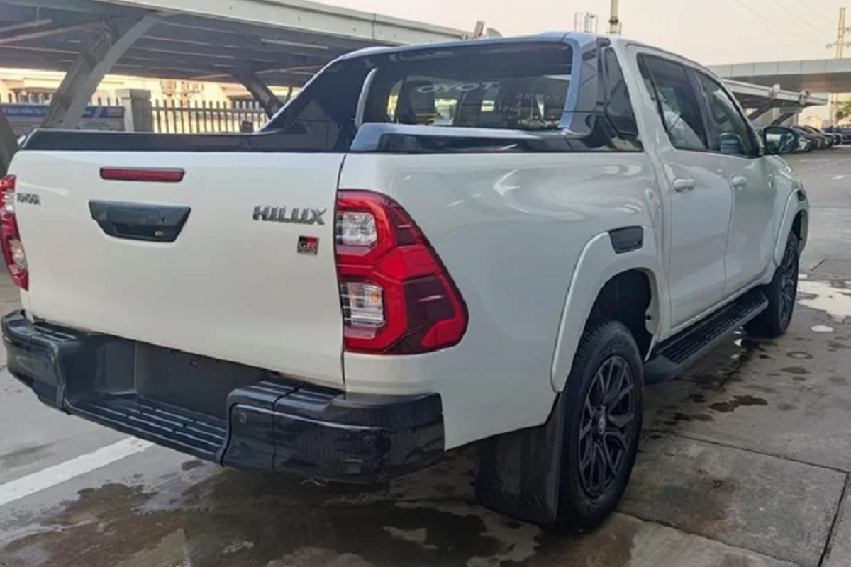 Toyota Hilux GR Sport doc nhat Viet Nam chao ban hon 1 ty dong-Hinh-15