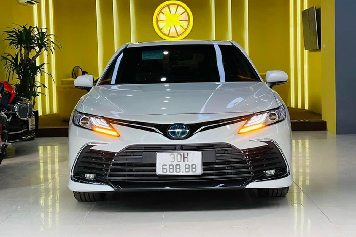 Toyota Camry 2022 bien “loc phat” Ha thanh giam hon 500 trieu tim khach