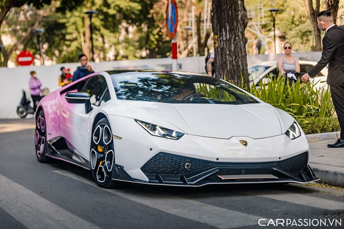 Lamborghini Huracan cua dan choi Ha Noi “lot xac” voi dan ao doc