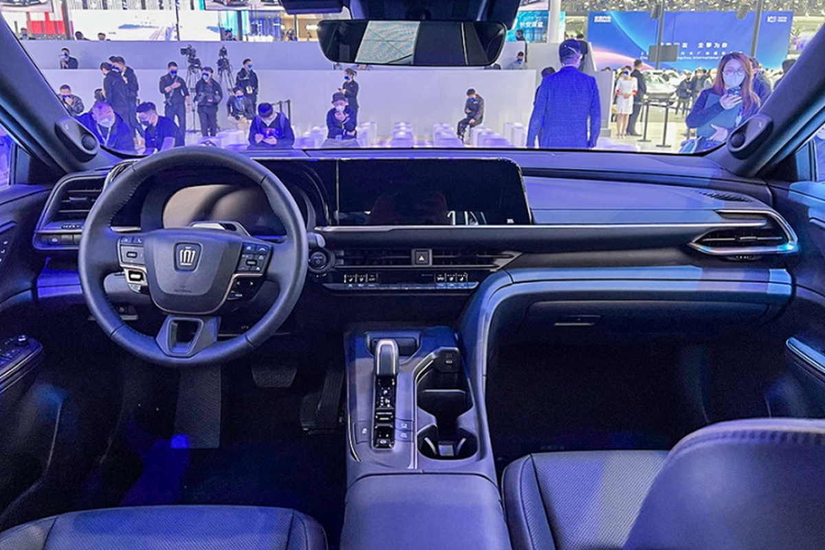 Toyota Crown Sedan 2024 - “xe bo truong” ra mat thi truong ty dan-Hinh-10