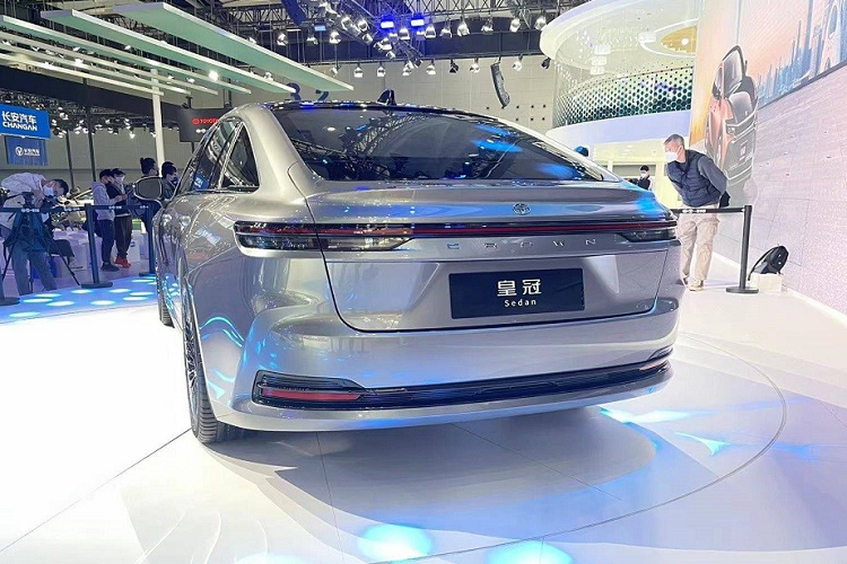 Toyota Crown Sedan 2024 - “xe bo truong” ra mat thi truong ty dan-Hinh-8