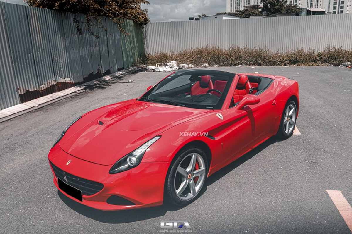 “Ngua chom” Ferrari California T thu 3 moi nhap tich Viet Nam