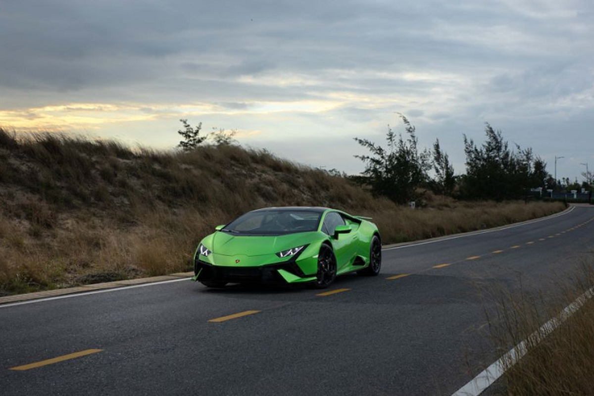 Lamborghini Huracan Tecnica gan 19 ty ra Ha Noi don Tet Quy Mao-Hinh-3