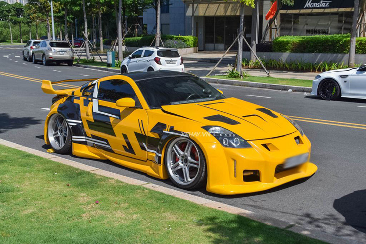 Cham mat Nissan 350Z do bodykit Veilside “cuc chay” o Sai Gon