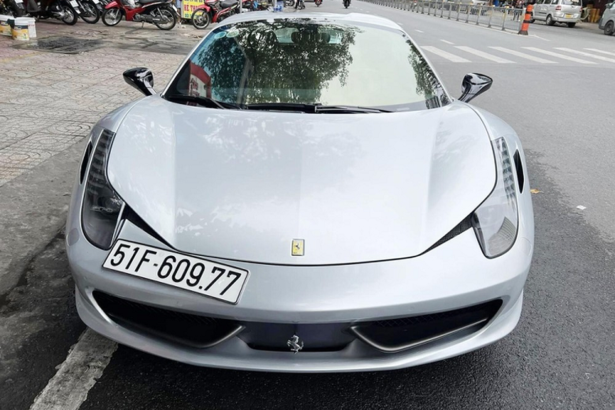 “Qua” Vu la nguoi so huu sieu xe Ferrari 458 nhieu nhat the gioi?