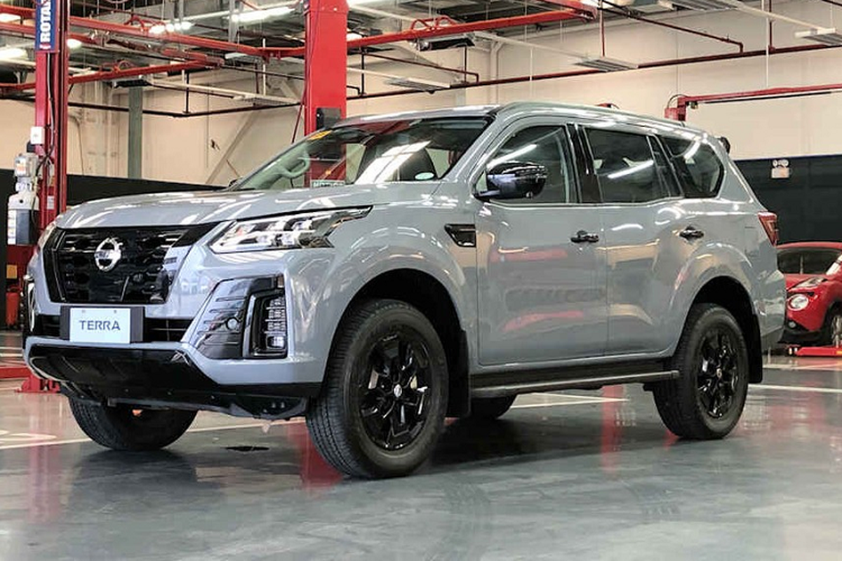 SUV Nissan Terra Sport 2023 tu 911 trieu dong, doi thu Toyota Fortuner