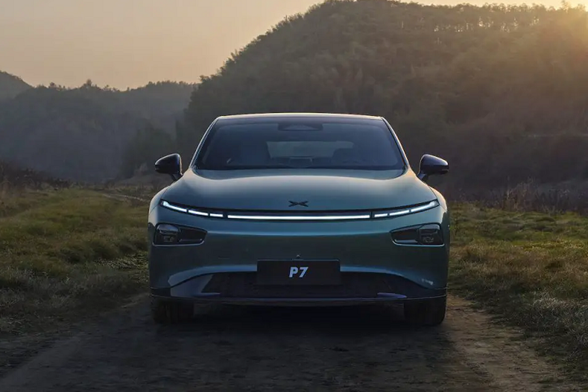 Xpeng P7i 2023 hang sang chay 702km/lan sac, “doi thu” Tesla Model 3-Hinh-10