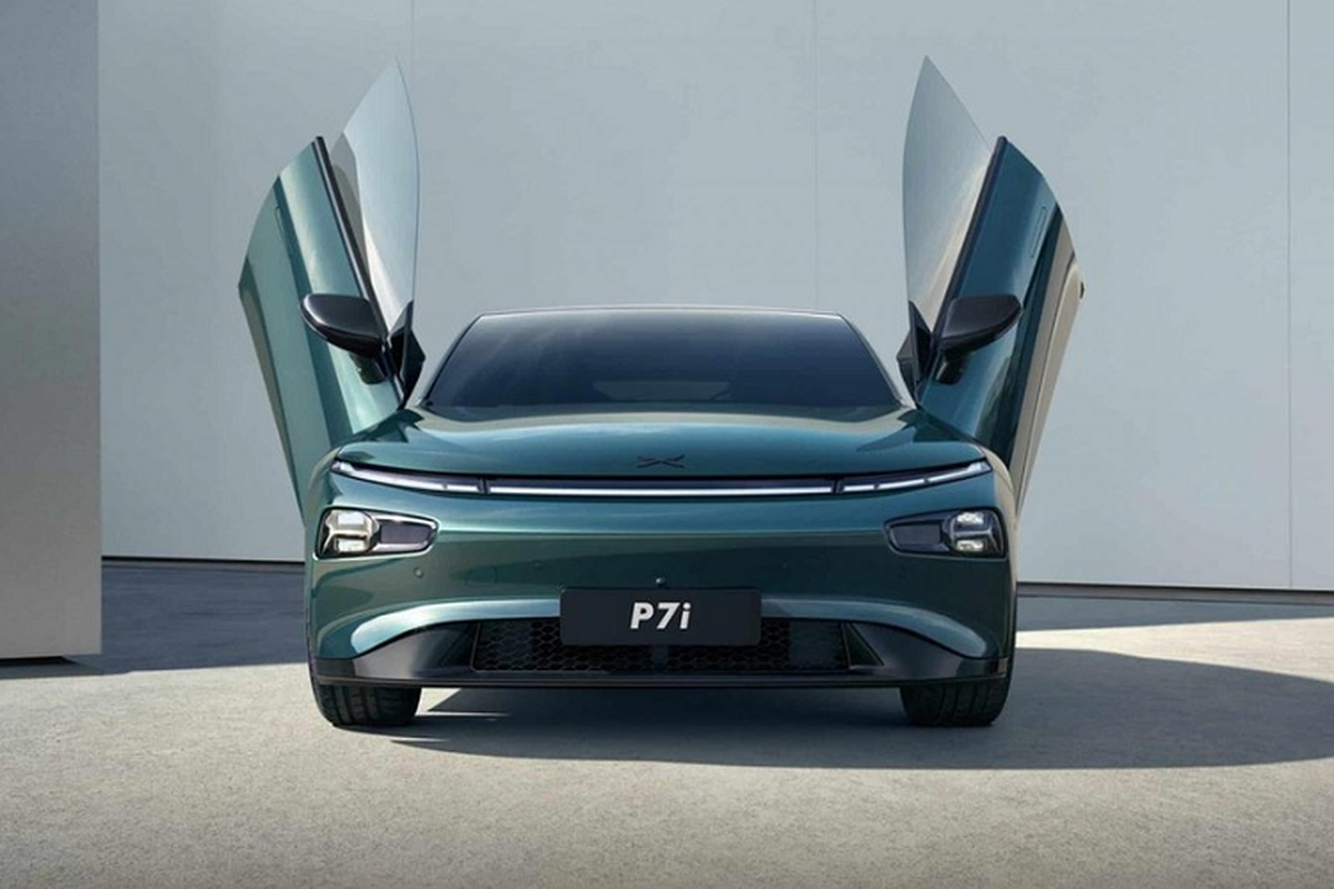 Xpeng P7i 2023 hang sang chay 702km/lan sac, “doi thu” Tesla Model 3