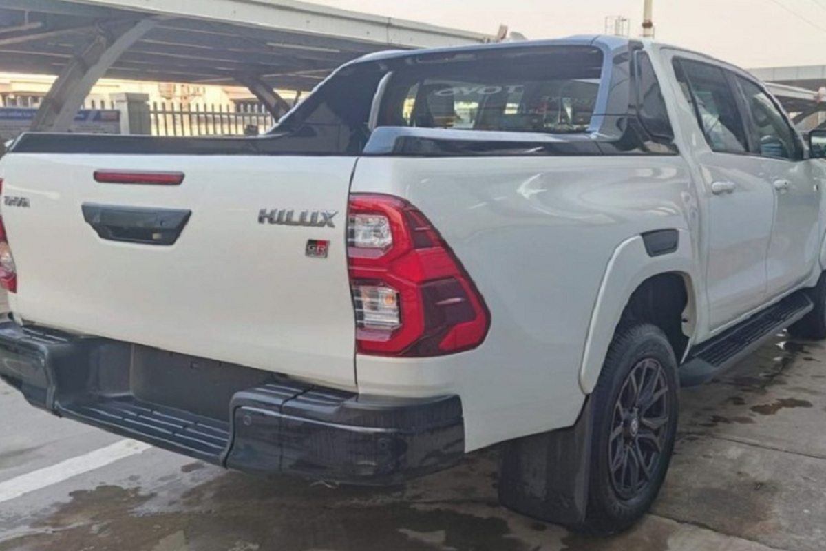 Toyota Hilux 2023 tang gia ban toi 180 trieu dong tai Viet Nam-Hinh-8