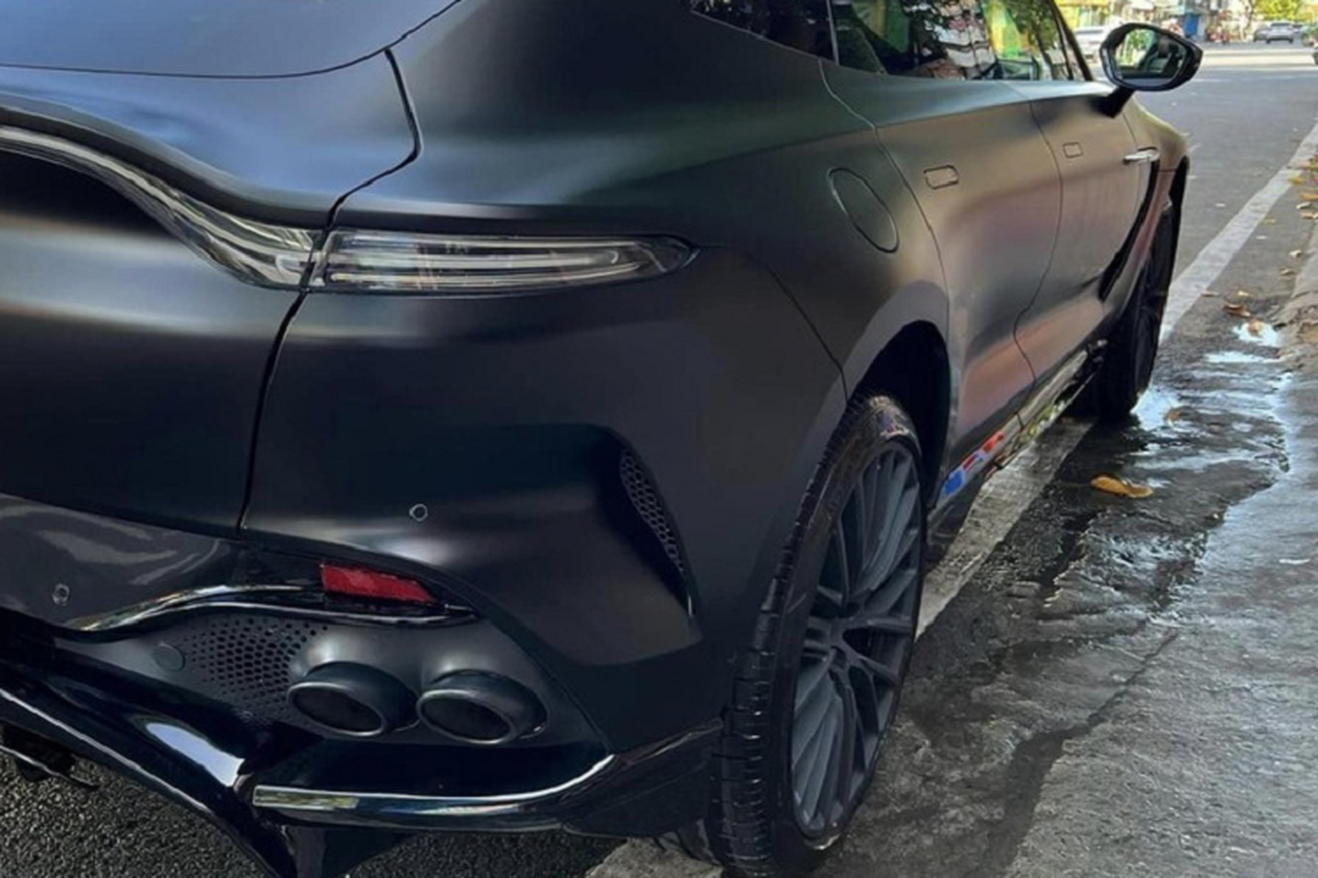 Aston Martin DBX 707 hon 21 ty dong 