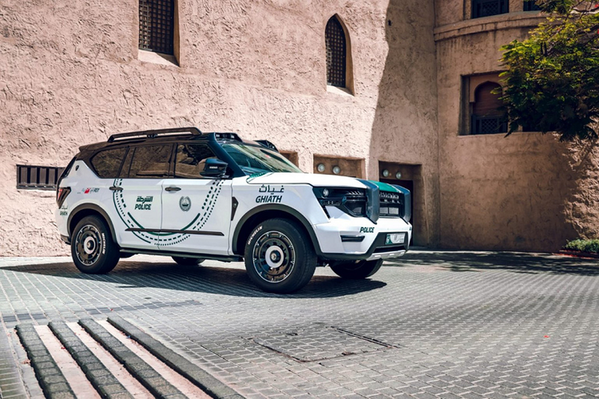 Ghiath Smart Patrol - sieu SUV truy bat toi pham cua canh sat Dubai-Hinh-2