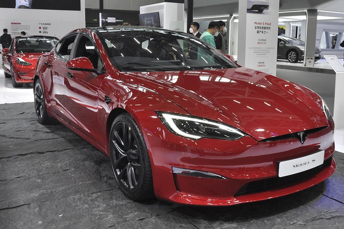 Chi tiet Tesla Model S 2023 tu 2,69 ty dong tai Trung Quoc