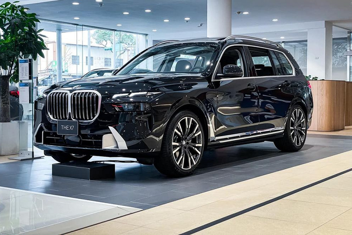 BMW X7 2023 tu 6,3 ty tai Viet Nam, doi thu Mercedes-Benz GLS