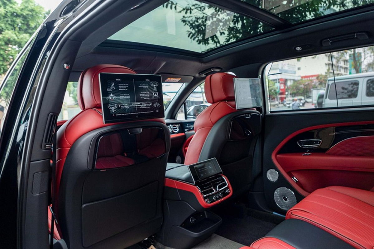 Bentley Bentayga EWB Azure First Edition 2023 cho dai gia Viet 