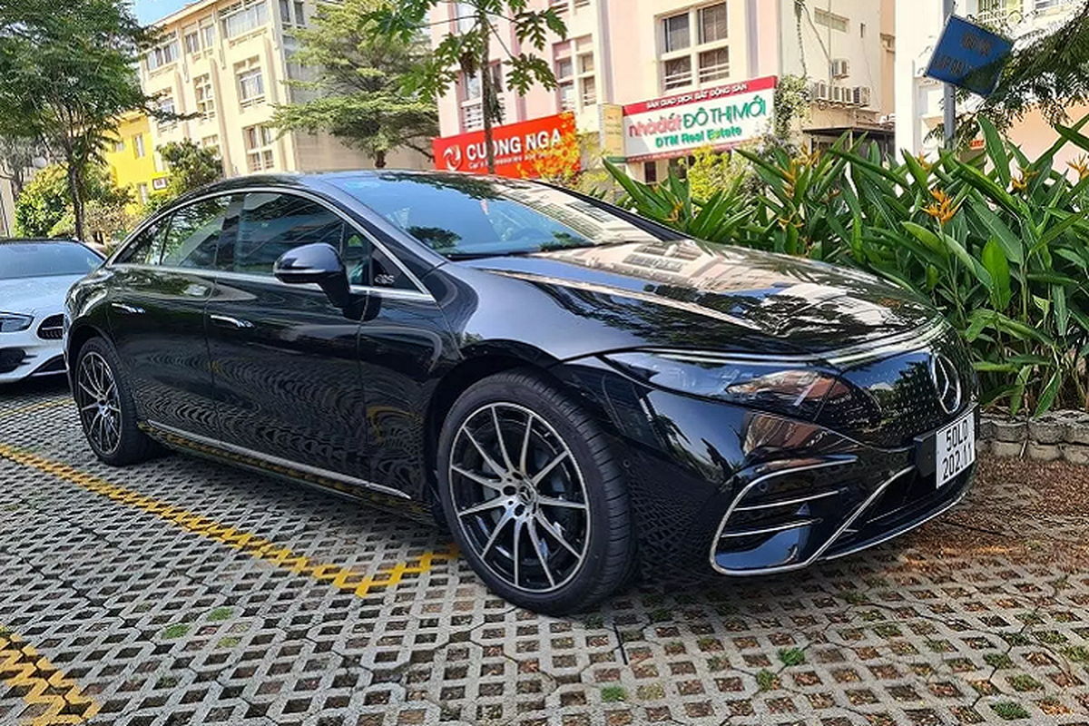 Mercedes-Benz EQS dau tien len san xe cu Viet, lo hon 310 trieu dong-Hinh-2