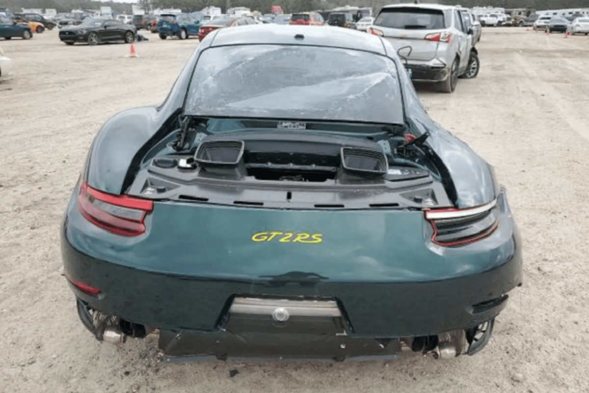 Porsche 911 GT2 RS sieu hiem chua chay roda, rao ban re nhu cho-Hinh-4