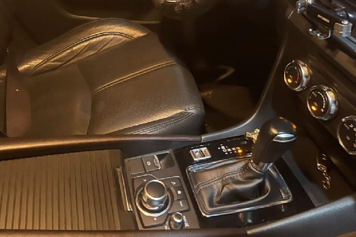 Mazda3 doi 2017 chay 80.000 km “tu tin” chao ban 1,3 ty dong-Hinh-6