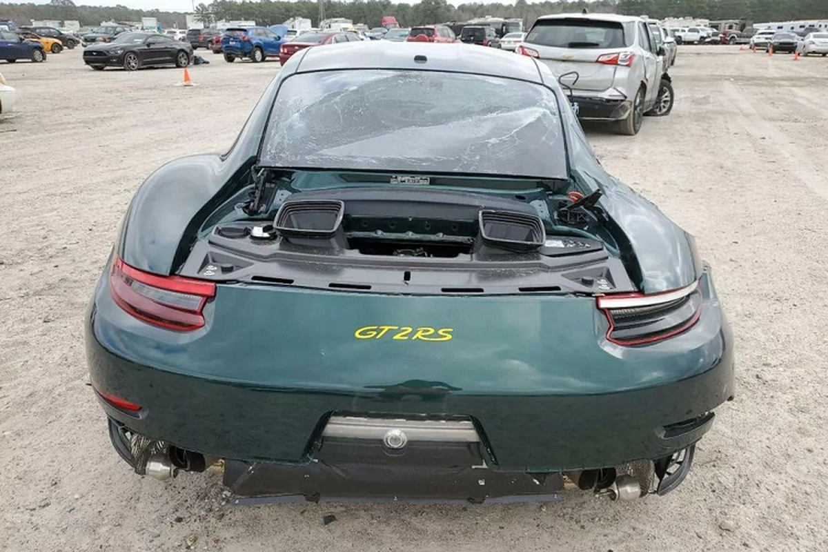 Porsche 911 GT2 RS “hang dong nat” rao ban duoc hon 3 ty dong-Hinh-8