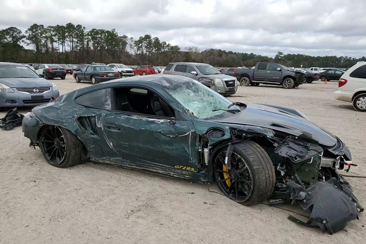 Porsche 911 GT2 RS “hang dong nat” rao ban duoc hon 3 ty dong