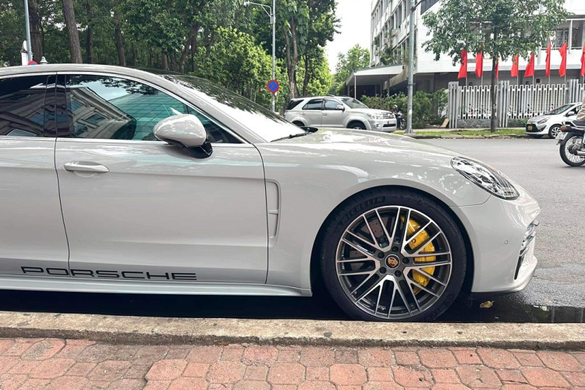 Porsche Panamera Turbo S cua Qua Vu bat ngo rao ban hon 12 ty-Hinh-5