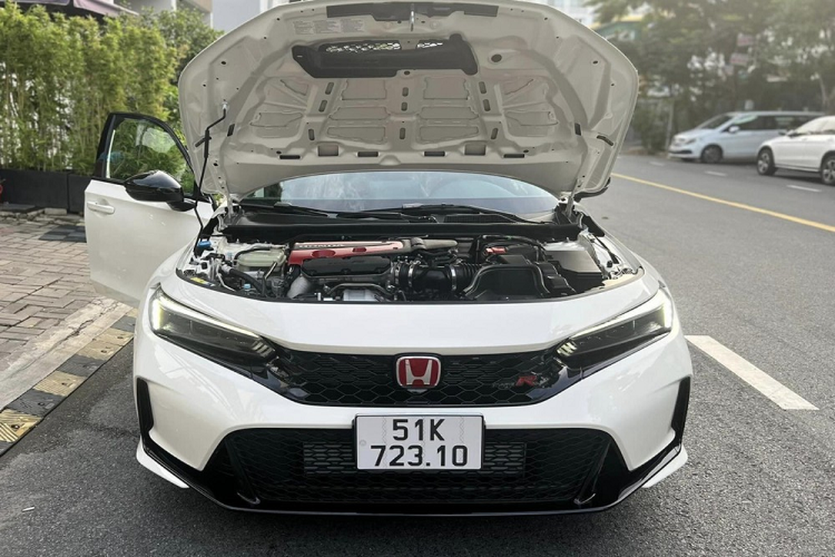 Honda Civic Type R 2023 gan 2,4 dau tien ra bien so tai Viet Nam