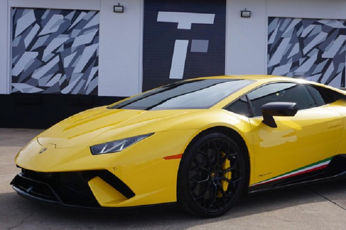 Lamborghini Huracan hon 33 ty 