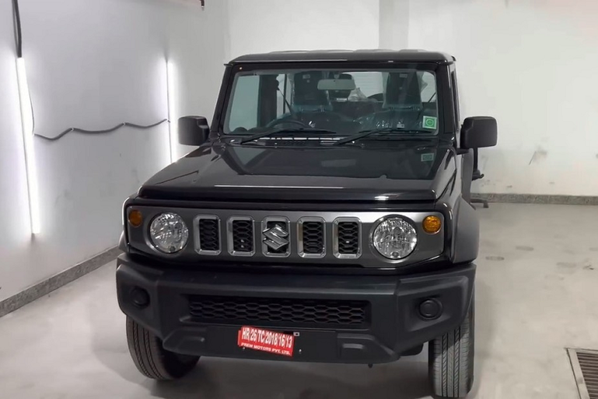 Suzuki Jimny 5 cua so san gia 362 trieu dong, trang bi nhung gi?-Hinh-4