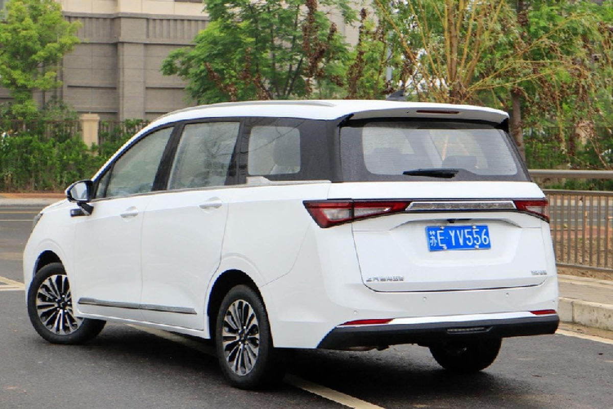 Wuling Jiachen chi 379 trieu dong sap ve Viet Nam, Toyota Innova gap nguy?-Hinh-3