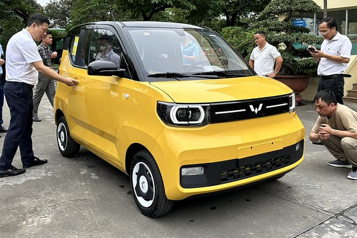 Wuling Hongguang Mini EV dien gia re chay thu tren pho Ha Noi-Hinh-4