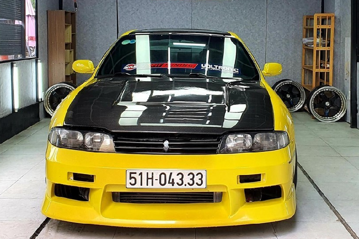 Nissan Skyline R33 doc nhat Viet Nam “het gia” 3,3 ty da co chu