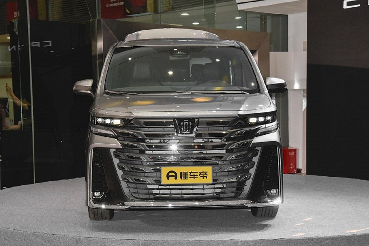 Toyota Crown Vellfire 2024 ra mat 