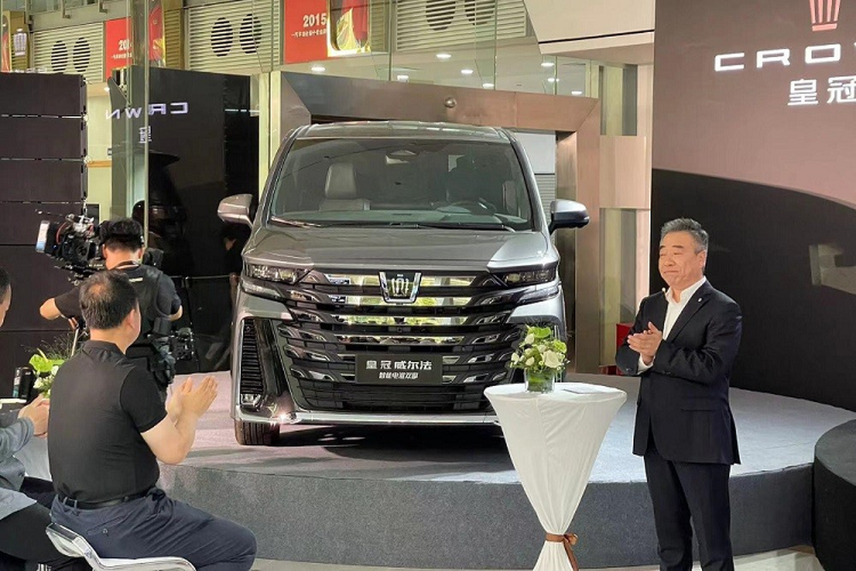 Toyota Crown Vellfire 2024 ra mat 