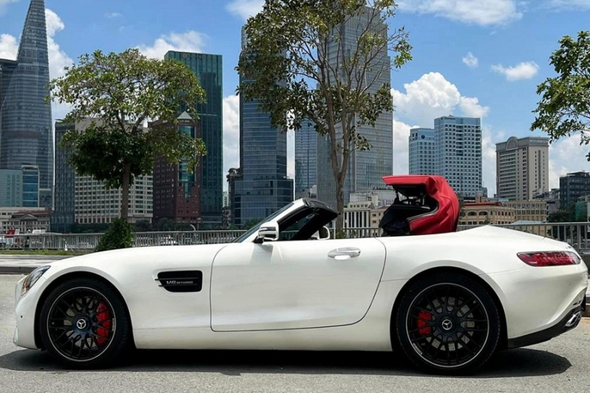 Mercedes-AMG GT Roadster doc nhat Viet Nam giam 4 ty dong... tim khach-Hinh-2