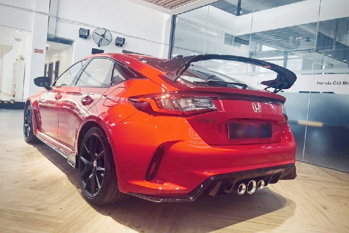 Honda Civic Type R 2023 đầu tiên tại Việt Nam sở hữu màu đỏ Rallye - Hình 2 Honda Civic Type R 2023 dau tien tai Viet Nam so huu mau do Rallye-Hinh-2