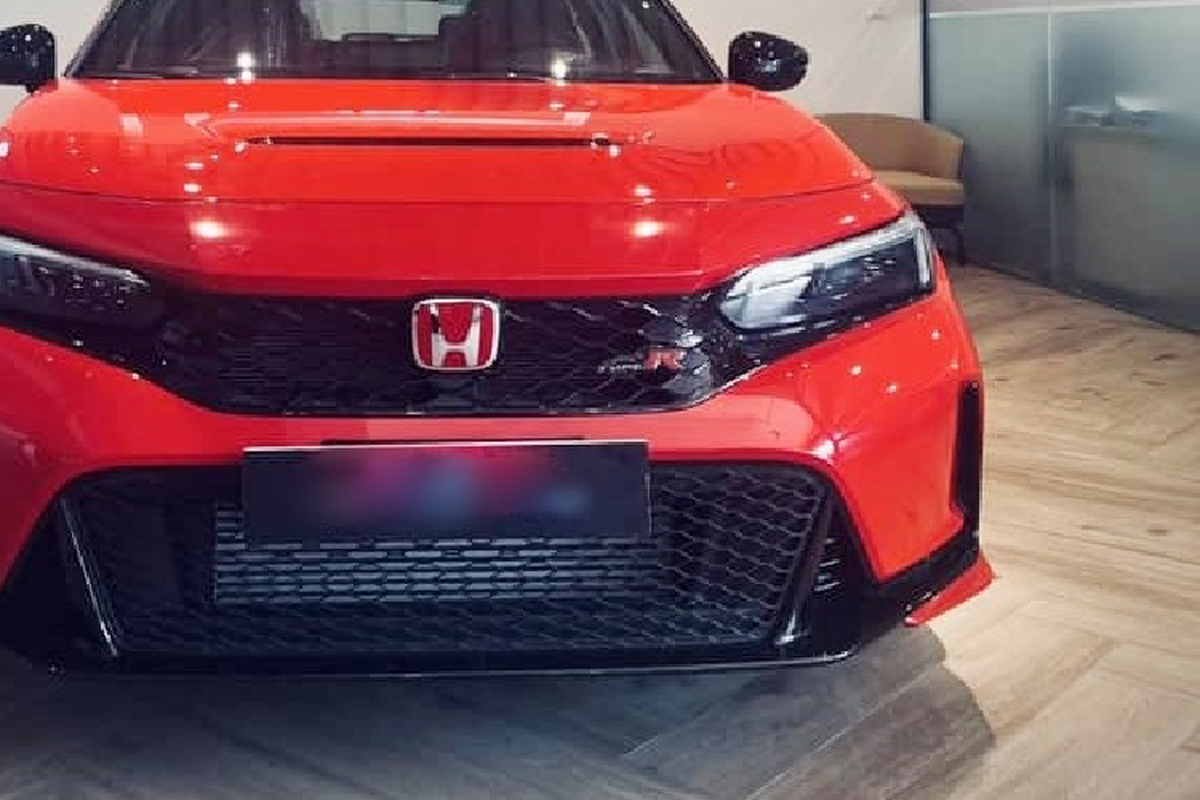 Honda Civic Type R 2023 đầu tiên tại Việt Nam sở hữu màu đỏ Rallye - Hình 3 Honda Civic Type R 2023 dau tien tai Viet Nam so huu mau do Rallye-Hinh-3