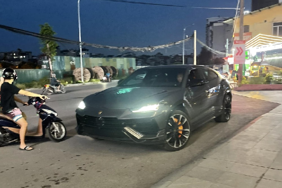 Dai gia Ha Noi tau Lamborghini Urus S dau tien tai Viet Nam, hon 14 ty