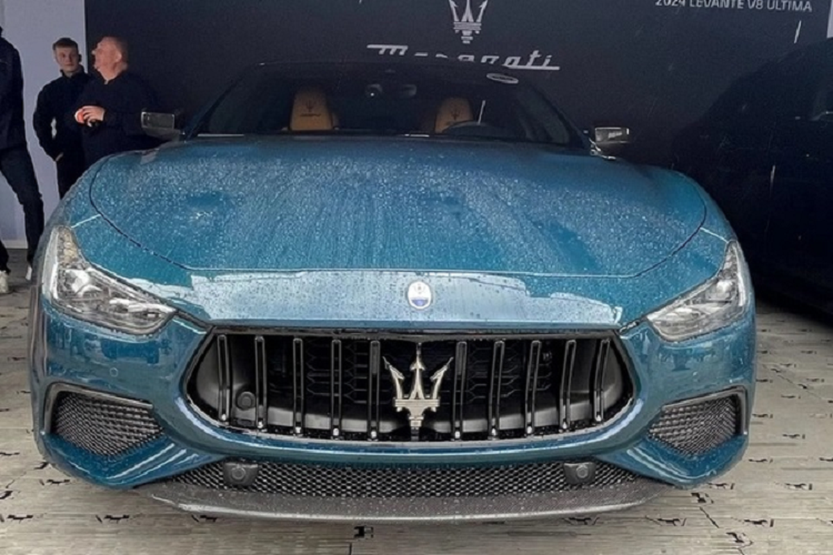 Maserati Ghibli 334 Ultima “cuop ngoi” sedan nhanh nhat cua Bentley Flying Spur Speed-Hinh-3