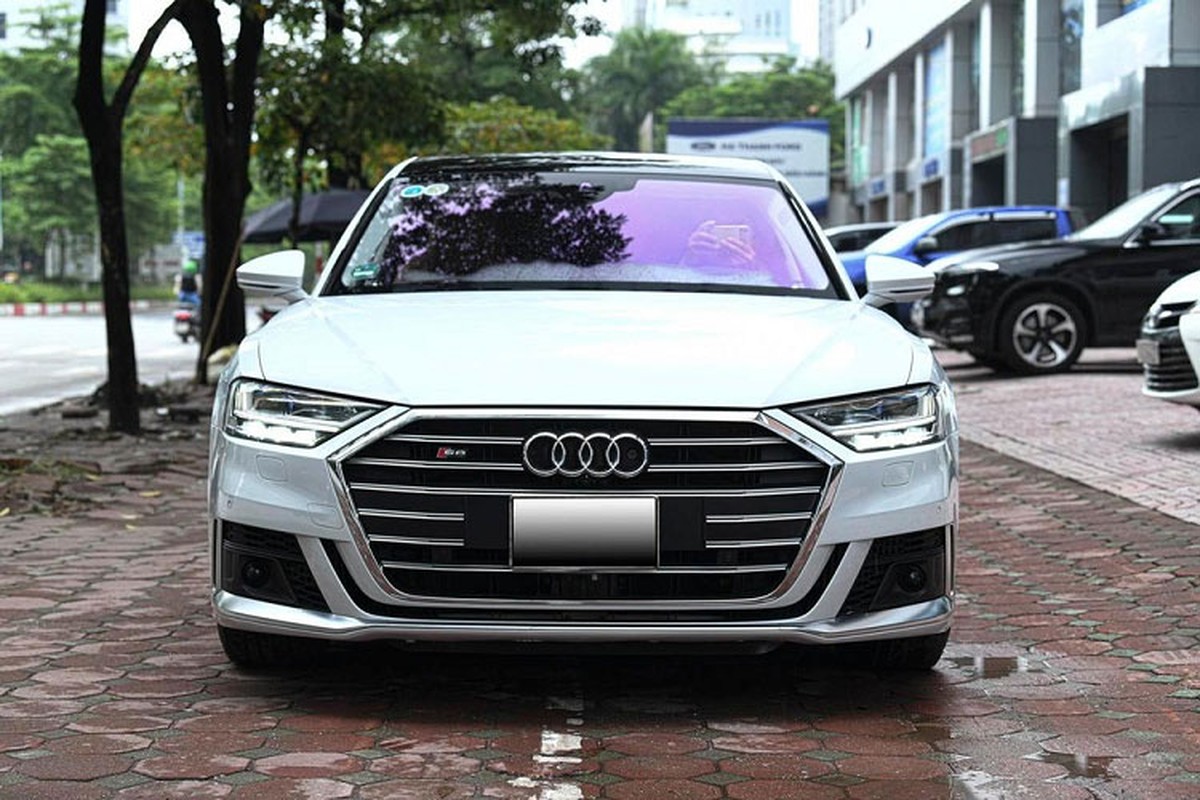 Audi S8 2021 moi chay 2 nam, dai gia Viet 