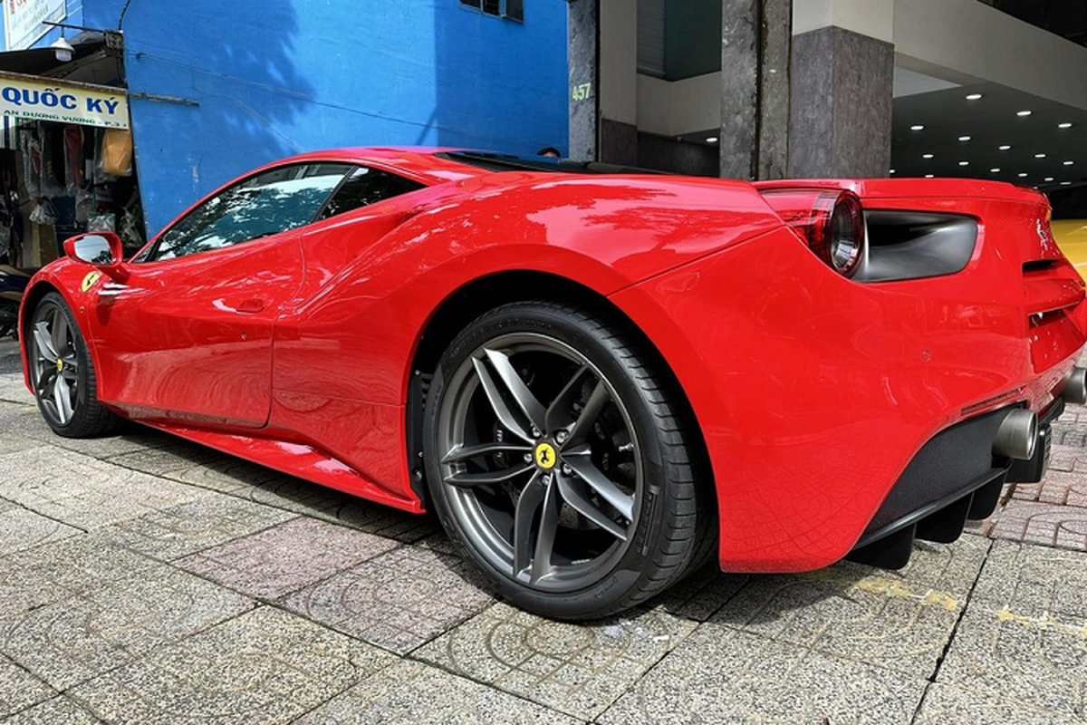 “Qua” Vu tiep tuc tau sieu xe Ferrari 488 GTB hon 10 ty dong-Hinh-2