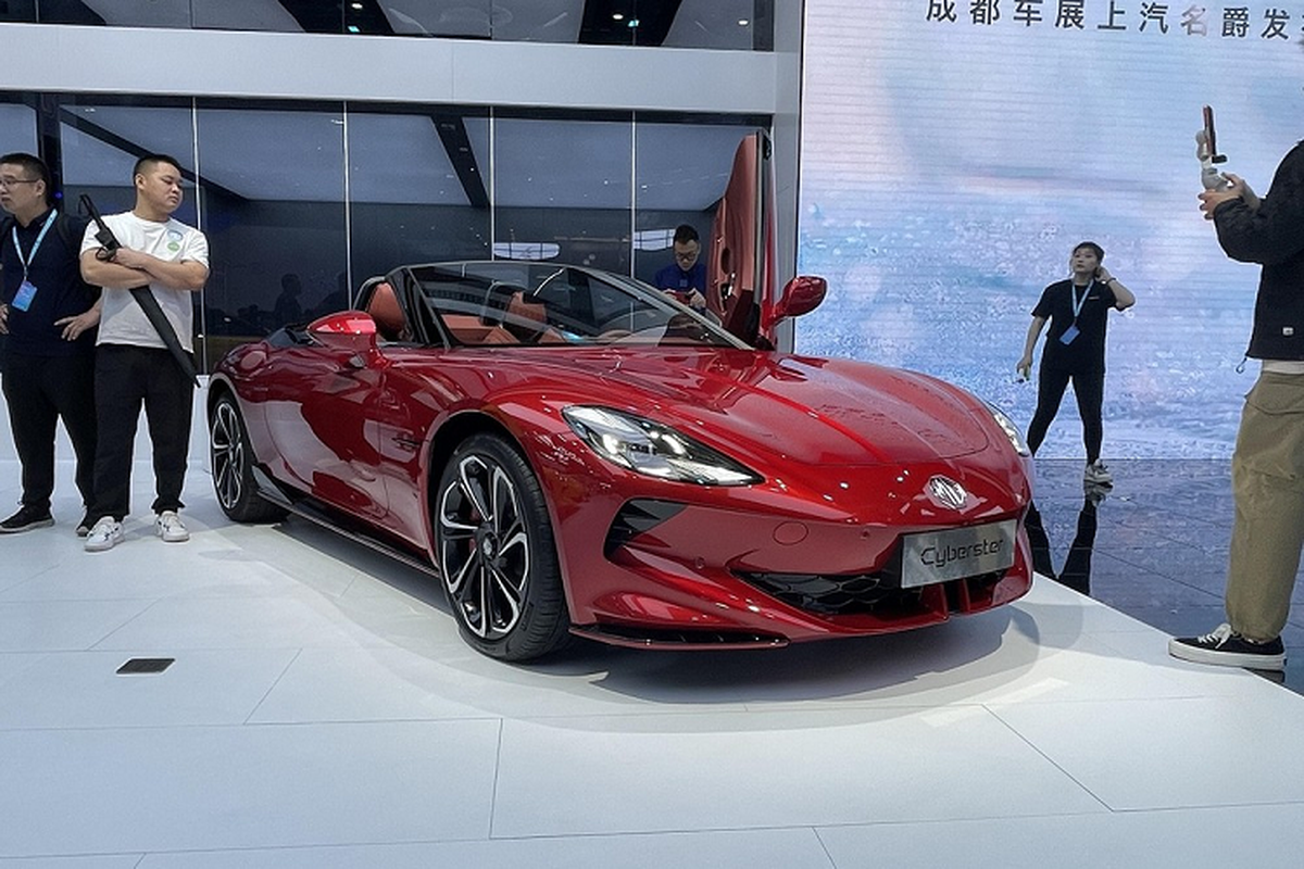 MG Cyberster tu 33.000 USD tai Trung Quoc, cua cat keo nhu Lamborghini