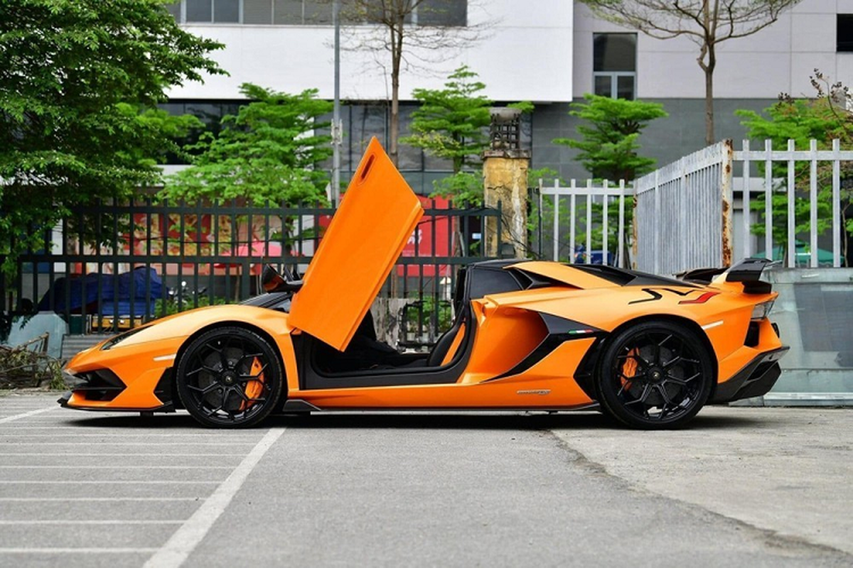 Lamborghini Aventador SVJ Roadster o Sai Gon giam toi 6 ty van... e khach-Hinh-4