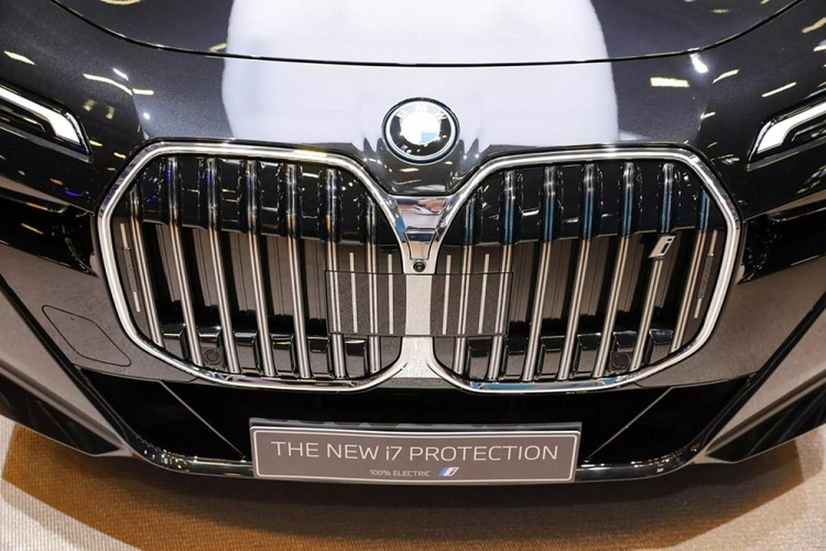 Can canh BMW i7 Protection - sedan dien boc thep chong dan dau tien-Hinh-9