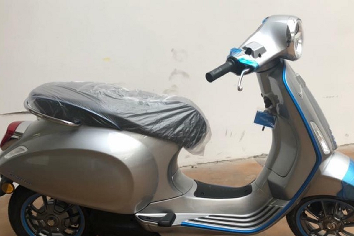 Can canh Vespa Elettrica 2023 gia 280 trieu dong tai Viet Nam-Hinh-2