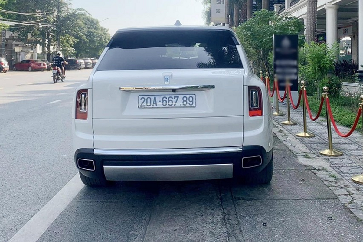 Rolls-Royce Cullinan hon 36 ty cua dai gia Thai Nguyen trung bien sanh-Hinh-2