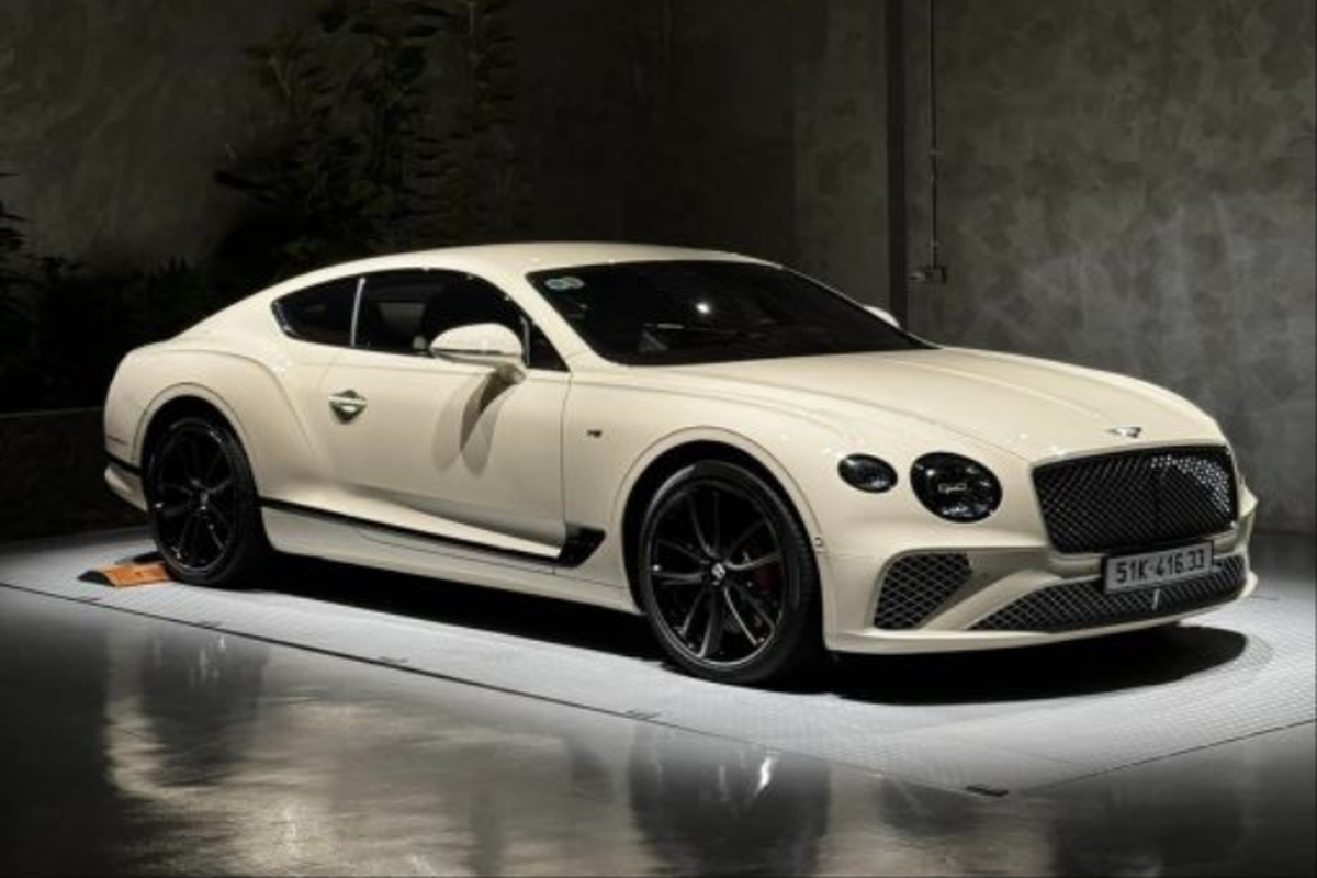 Dai gia Cuong Do La lan dau khoe Bentley Continental GT 20 ty