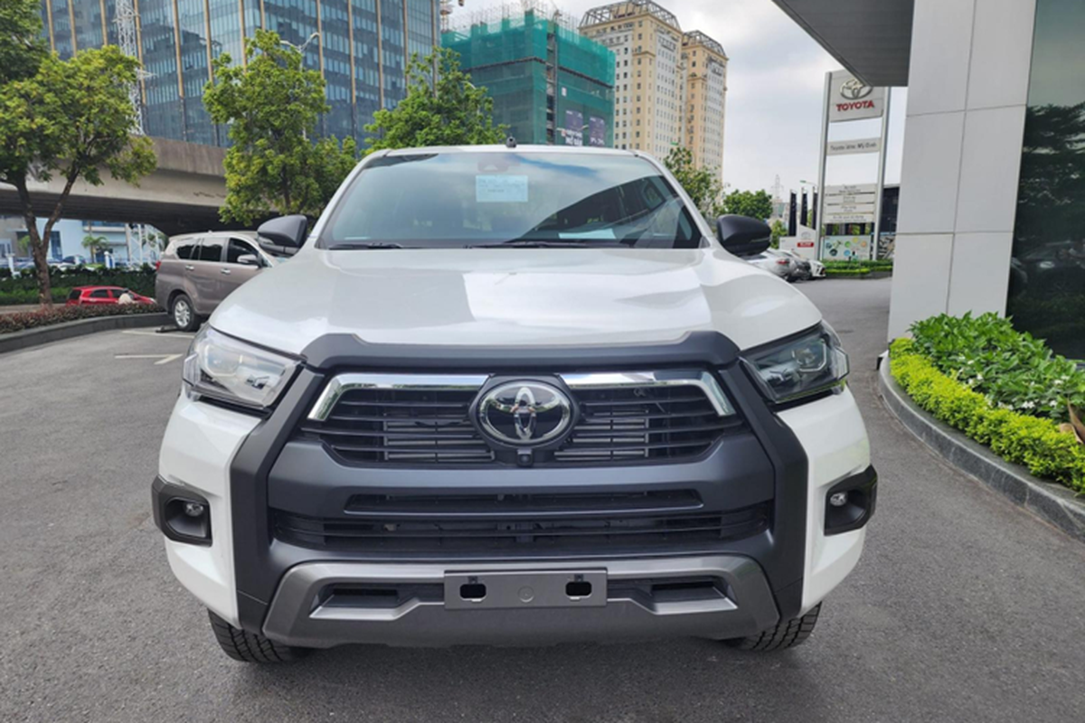 Toyota Hilux 4x4 AT Adventure hon 1 ty tai Viet Nam, noi that “lac hau“-Hinh-3