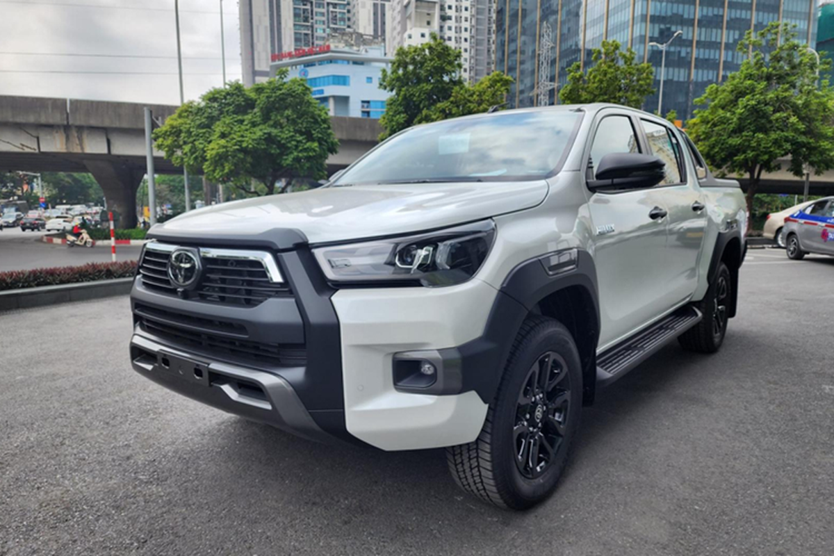 Toyota Hilux 4x4 AT Adventure hon 1 ty tai Viet Nam, noi that “lac hau“