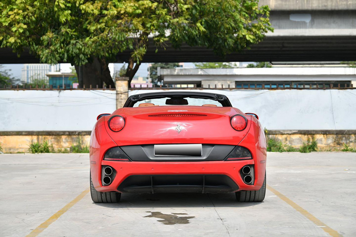 “Mua sieu xe nhu mua rau” Qua Vu tien tay tau Ferrari California hon 10 ty-Hinh-4